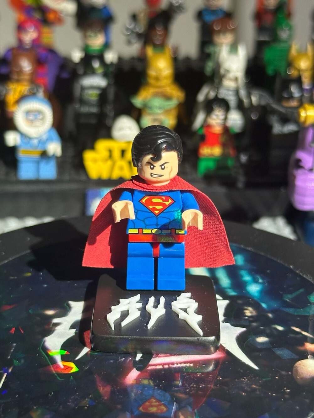 LEGO DC Super Heroes Superman Minifigure with Fabric Cape and Display Stand